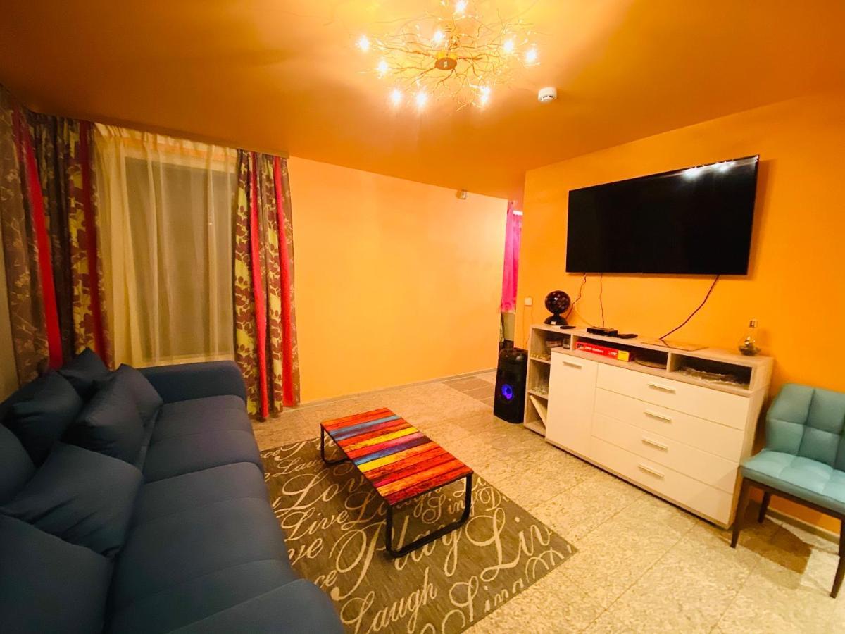 Party House Hotel Cielavas Esterno foto
