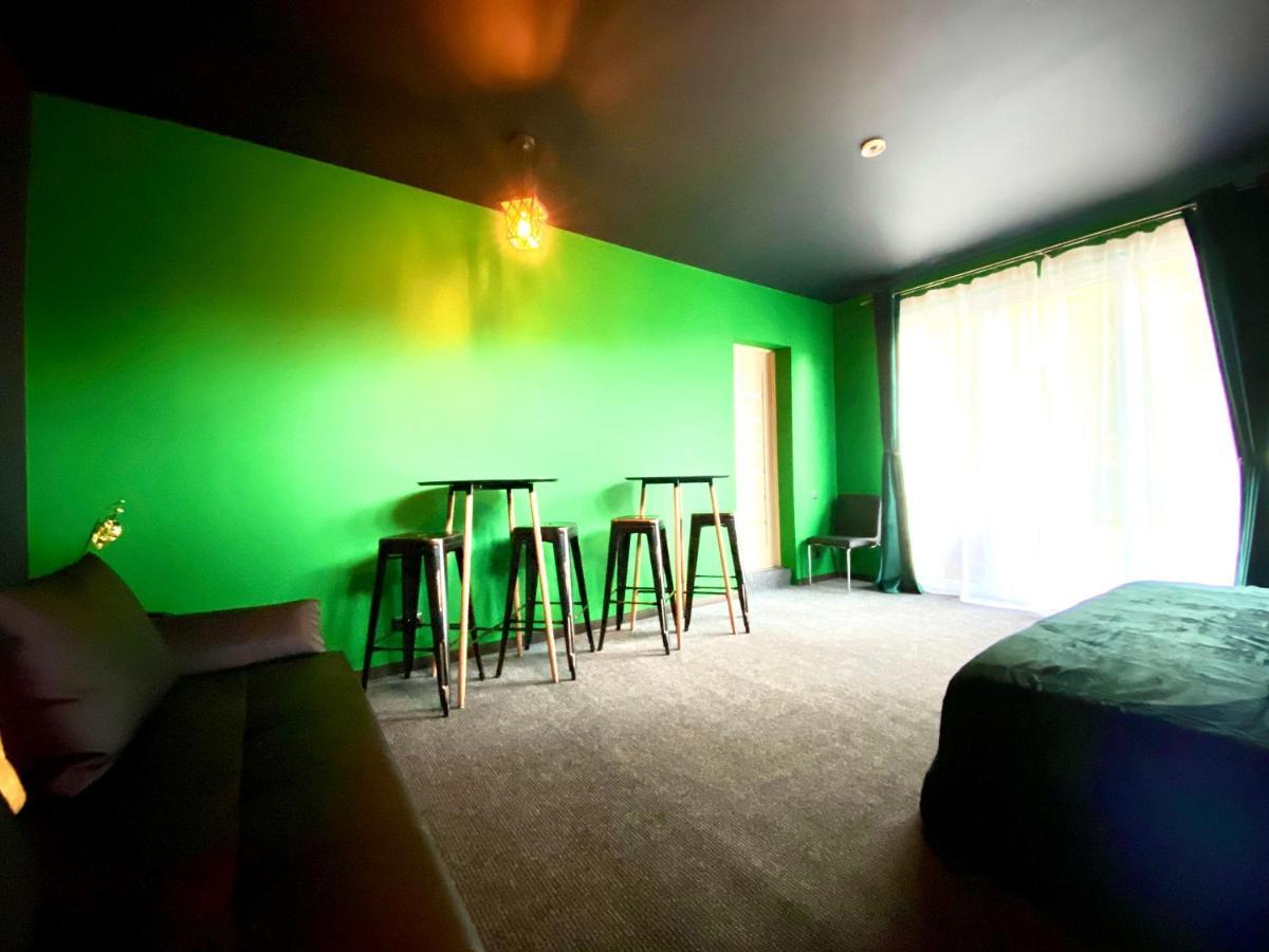 Party House Hotel Cielavas Esterno foto