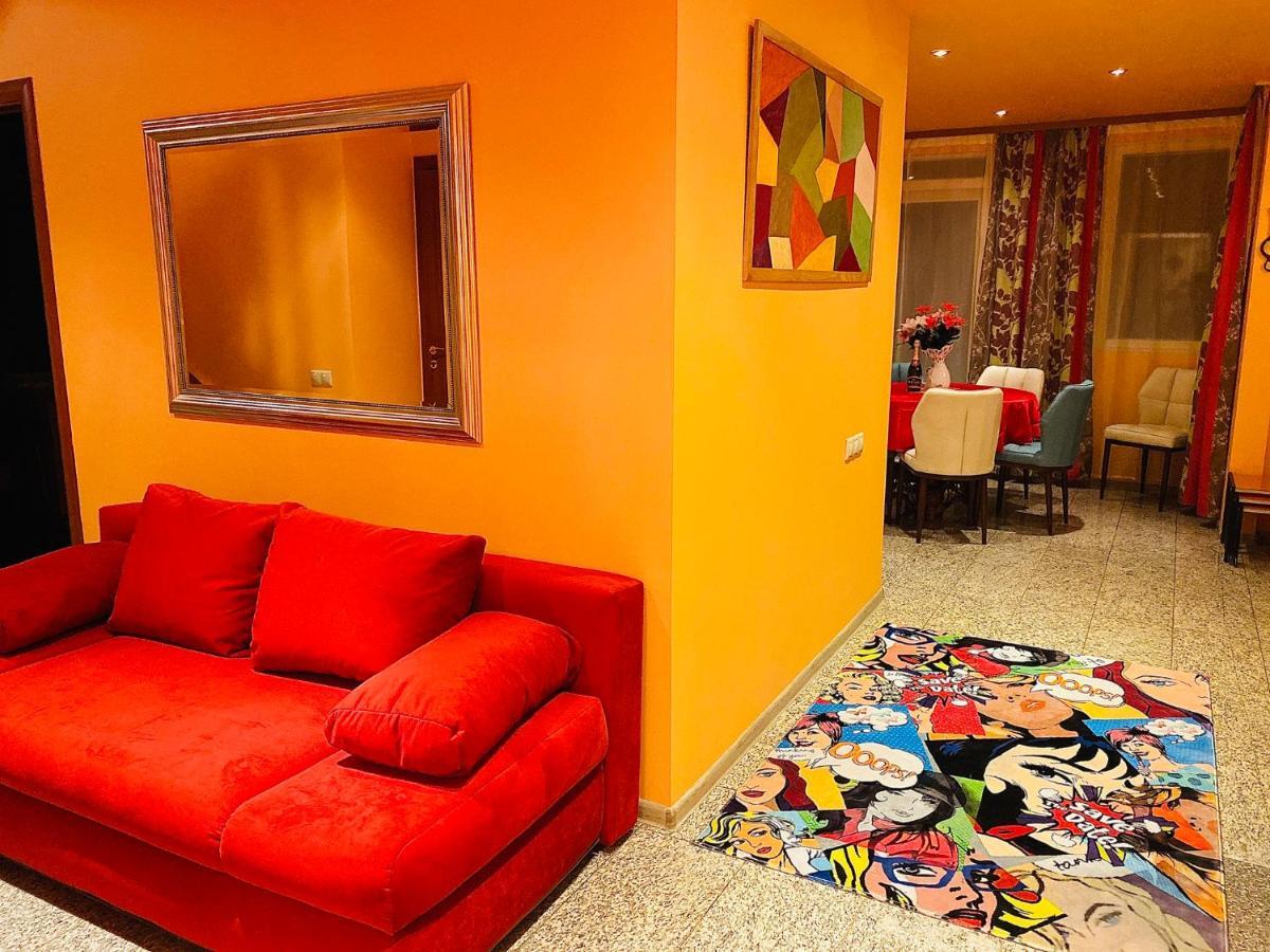 Party House Hotel Cielavas Esterno foto