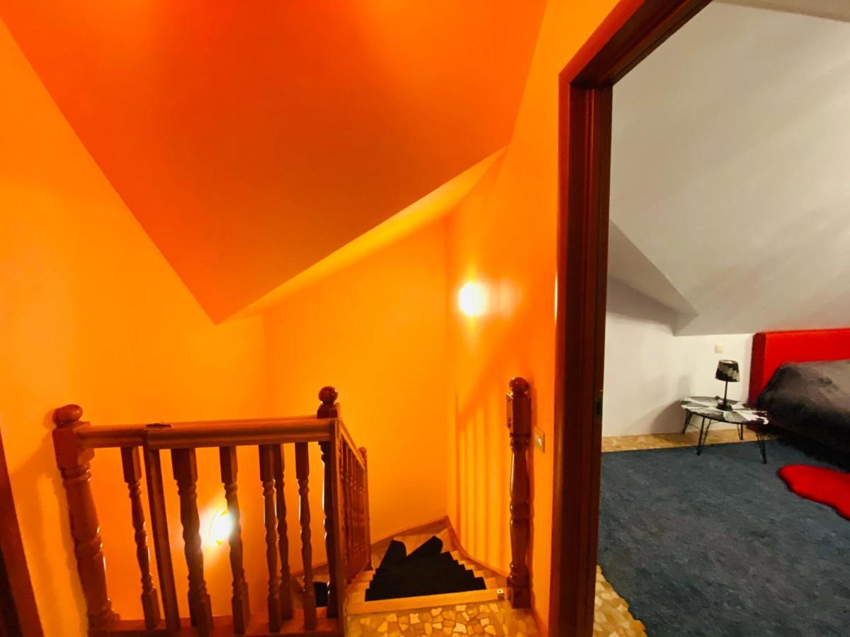Party House Hotel Cielavas Esterno foto